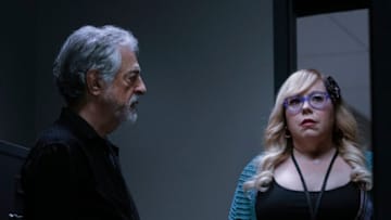 CRIMINAL MINDS: EVOLUTION - "Sicarius" - Kirsten Vangsness as Penelope Garcia and Joe Mantegna as David Rossi in “Criminal Minds: Evolution” episode 2, season 16 streaming on Paramount+, 2022. Photo Credit: Michael Yarish /Paramount+
