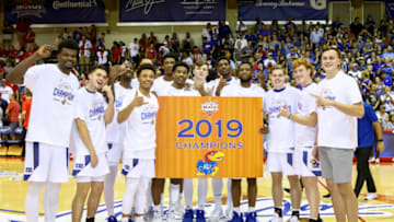 LAHAINA, HI - NOVEMBER 27: The Kansas Jayhawks pose for a photo after winning the championship game of the 2019 Maui Invitational against the Dayton Flyers at the Lahaina Civic Center on November 27, 2019 in Lahaina, Hawaii. (Photo by Darryl Oumi/Getty Images)