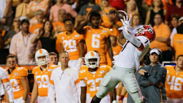KNOXVILLE, TENNESSEE - OCTOBER 05: D'Andre Swift #7 of the Georgia Bulldogs catches a pass during the first quarter of the game against the University of Tennessee Volunteers at Neyland Stadium on October 05, 2019 in Knoxville, Tennessee. (Photo by Silas Walker/Getty Images)