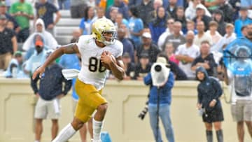 CHAPEL HILL, NC - OCTOBER 07: Alize Mack #86 of the Notre Dame Fighting Irish makes a catch against the North Carolina Tar Heels during the game at Kenan Stadium on October 7, 2017 in Chapel Hill, North Carolina. (Photo by Grant Halverson/Getty Images)