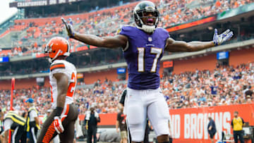 CLEVELAND, OH - SEPTEMBER 18: Wide receiver Mike Wallace