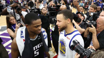 De'Aaron Fox (5), Sacramento Kings. Stephen Curry (30), Golden State Warriors. (Photo by Ezra Shaw/Getty Images)