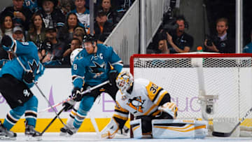 SAN JOSE, CA - NOVEMBER 05: Matthew Murray #30 of the Pittsburgh Penguins defends the net against Joe Pavelski #8 and Logan Couture #39 of the San Jose Sharks at SAP Center on November 5, 2016 in San Jose, California. (Photo by Rocky W. Widner/NHL/Getty Images)
