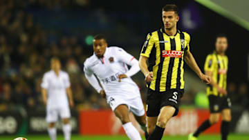 ARNHEM, NETHERLANDS - DECEMBER 07: Matt Miazga of Vitesse Arnhem in action during the UEFA Europa League group K match between Vitesse and OGC Nice at on December 7, 2017 in Arnhem, Netherlands. (Photo by Dean Mouhtaropoulos/Getty Images)