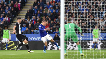 LEICESTER, ENGLAND - SEPTEMBER 29: Jamie Vardy of Leicester City scores his team's second goal during the Premier League match between Leicester City and Newcastle United at The King Power Stadium on September 29, 2019 in Leicester, United Kingdom. (Photo by Nathan Stirk/Getty Images)
