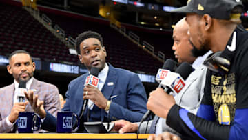 CLEVELAND, OH - JUNE 8: Kevin Durant #35 of the Golden State Warriors talks with Casey Stern, Grant Hill, Chris Weber, and Charles Barkley after Game Four of the 2018 NBA Finals against the Cleveland Cavaliers on June 8, 2018 at Quicken Loans Arena in Cleveland, Ohio. NOTE TO USER: User expressly acknowledges and agrees that, by downloading and or using this Photograph, user is consenting to the terms and conditions of the Getty Images License Agreement. Mandatory Copyright Notice: Copyright 2018 NBAE (Photo by Andrew D. Bernstein/NBAE via Getty Images)