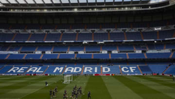 MADRID, SPAIN - APRIL 30: Bayern Muenchen team warm up during a training session held ahead of the UEFA Champions League semifinal second league match between Real Madrid CF and FC Bayern Munchen at Estadio Santiago Bernabeu on April 30, 2018 in Madrid, Spain. (Photo by Gonzalo Arroyo Moreno/Bongarts/Getty Images)