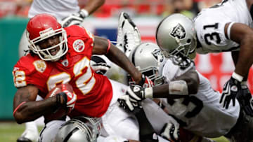 KANSAS CITY, MO - SEPTEMBER 20: Receiver Dwayne Bowe #82 of the Kansas City Chiefs stretches for a first down during the game against the Oakland Raiders at Arrowhead Stadium on September 20, 2009 in Kansas City, Missouri. (Photo by Jamie Squire/Getty Images)