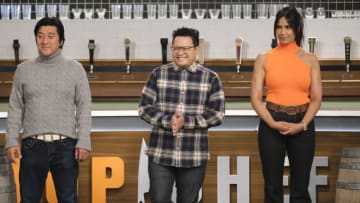 TOP CHEF -- "The Cheesier The Better" Episode 1812 -- Pictured: (l-r) Edward Lee, Dale Talde, Padma Lakshmi -- (Photo by: David Moir/Bravo)
