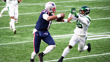 A certain Auburn football legend who refuses to hang up his cleats "could be what the Jets need" after Aaron Rodgers' injury (Photo by Kathryn Riley/Getty Images)