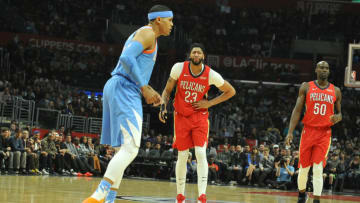 Anthony Davis #23 of the New Orleans Pelicans holds his hip in pain (Photo by Allen Berezovsky/Getty Images)