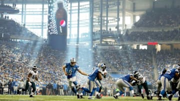DETROIT, MI - NOVEMBER 26: Matthew Stafford #9 of the Detroit Lions hands off the ball to Ameer Abdullah #21 in the third quarter during the game against the Philadelphia Eagles at Ford Field on November 26, 2015 in Detroit, Michigan. The Detroit Lions defeat the Philadelphia Eagles 45-14. (Photo by Gregory Shamus/Getty Images)