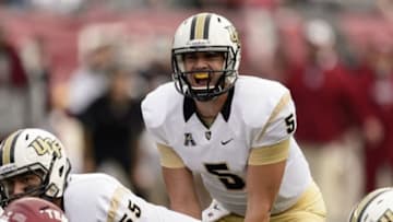 Nov 16, 2013; Philadelphia, PA, USA; UCF Knights quarterback Blake Bortles (5) under center during the second quarter against the Temple Owls at Lincoln Financial Field. Mandatory Credit: Howard Smith-USA TODAY Sports