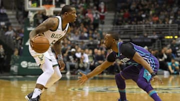 MILWAUKEE, WI - DECEMBER 22: Eric Bledsoe #6 of the Milwaukee Bucks works against Kemba Walker #15 of the Charlotte Hornets during a game at the Bradley Center on December 22, 2017 in Milwaukee, Wisconsin. NOTE TO USER: User expressly acknowledges and agrees that, by downloading and or using this photograph, User is consenting to the terms and conditions of the Getty Images License Agreement. (Photo by Stacy Revere/Getty Images)