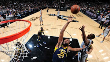 SAN ANTONIO, TX - JANUARY 21: Al Jefferson