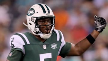 EAST RUTHERFORD, NJ - AUGUST 10: Teddy Bridgewater #5 of the New York Jets calls out the play in the first half against the Atlanta Falcons during a preseason game at MetLife Stadium on August 10, 2018 in East Rutherford, New Jersey. (Photo by Elsa/Getty Images)