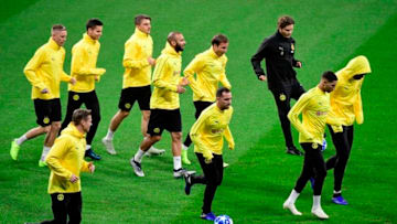 Borussia Dortmund's players attend a training session at the Wanda Metropolitan stadium in Madrid on November 5, 2018 on the eve of the UEFA Champions League group A football match between Atletico Madrid and Borussia Dortmund. (Photo by JAVIER SORIANO / AFP) (Photo credit should read JAVIER SORIANO/AFP/Getty Images)