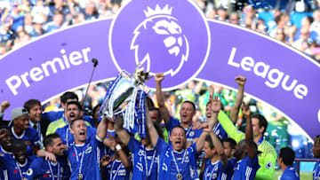 LONDON, ENGLAND - MAY 21: John Terry of Chelsea and his team mates celebrate with the Premier League trophy during the Premier League match between Chelsea and Sunderland at Stamford Bridge on May 21, 2017 in London, England. (Photo by Catherine Ivill - AMA/Getty Images)