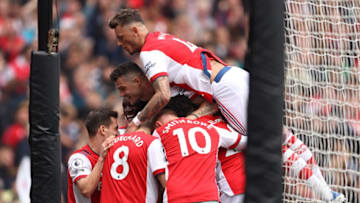 LONDON, ENGLAND - APRIL 23: Bukayo Saka of Arsenal celebrates after scoring a goal to make it 2-0 during the Premier League match between Arsenal and Manchester United at Emirates Stadium on April 23, 2022 in London, United Kingdom. (Photo by James Williamson - AMA/Getty Images)