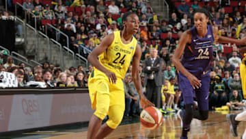 SEATTLE, WA - MAY 20: Jewell Loyd #24 of the Seattle Storm handles the ball against the Phoenix Mercury on MAY 20, 2018 at KeyArena in Seattle, Washington. NOTE TO USER: User expressly acknowledges and agrees that, by downloading and/or using this Photograph, user is consenting to the terms and conditions of the Getty Images License Agreement. Mandatory Copyright Notice: Copyright 2018 NBAE (Photo by Joshua Huston/NBAE via Getty Images)
