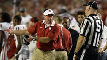 Dec 31, 2015; Miami Gardens, FL, USA; Oklahoma Sooners head coach Bob Stoops reacts during the third quarter of the 2015 CFP semifinal at the Orange Bowl against the Clemson Tigers at Sun Life Stadium. Mandatory Credit: Tommy Gilligan-USA TODAY Sports