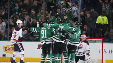 DALLAS, TX - NOVEMBER 18: Tyler Seguin
