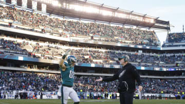 PHILADELPHIA, PA - JANUARY 01: Head coach Doug Pederson of the Philadelphia Eagles congratulates Zach Ertz #86 in the final moments of a game against the Dallas Cowboys at Lincoln Financial Field on January 1, 2017 in Philadelphia, Pennsylvania. The Eagles defeated the Cowboys 27-13. (Photo by Rich Schultz/Getty Images)