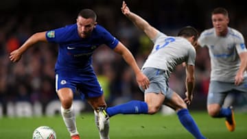 LONDON, ENGLAND - OCTOBER 25: Danny Drinkwater of Chelsea and Leighton Baines of Everton in action during the Carabao Cup Fourth Round match between Chelsea and Everton at Stamford Bridge on October 25, 2017 in London, England. (Photo by Shaun Botterill/Getty Images)