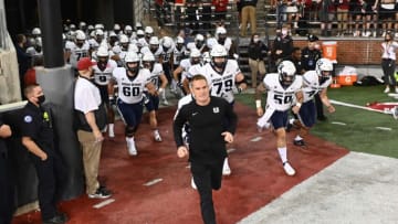 Blake Anderson will lead his Utah State Aggies to victory in the LA Bowl 2021. (James Snook-USA TODAY Sports)