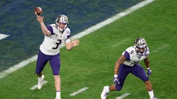 GLENDALE, AZ - DECEMBER 30: Quarterback Jake Browning (Photo by Jennifer Stewart/Getty Images)