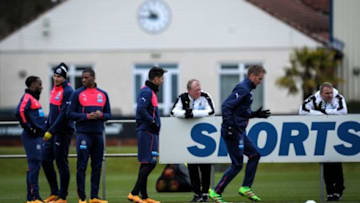 NEWCASTLE UPON TYNE, ENGLAND - MARCH 1: Newcastle players seen L-R Vurnon Anita, Daryl Janmaat, Georginio Wijnaldum, Ayoze Perez and Siem de Jong warm up under the watchful eye of Newcastle's Head Coach Steve McClaren (3rd from left) and Newcastle's Assistant Coach Paul Simpson (R) during the Newcastle United Training session at The Newcastle United Training Centre on March 1, 2016, in Newcastle upon Tyne, England. (Photo by Serena Taylor/Newcastle United via Getty Images)