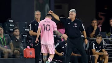 FORT LAUDERDALE, FLORIDA - SEPTEMBER 20: Lionel Messi #10 of Inter Miami leaves the game during the first half during a match between Toronto FC at DRV PNK Stadium on September 20, 2023 in Fort Lauderdale, Florida. (Photo by Carmen Mandato/Getty Images)