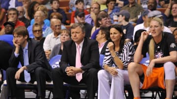 UNCASVILLE, CT - JULY 25: Dan Hughes, Head Coach of the Western Conference and Lauren Jackson #15 oversee the 2009 WNBA All-Star Game on July 25, 2009 at the Mohegan Sun Arena in Uncansville, Connecticut. NOTE TO USER: User expressly acknowledges and agrees that, by downloading and/or using this Photograph, user is consenting to the terms and conditions of the Getty Images License Agreement. Mandatory Copyright Notice: Copyright 2009 NBAE (Photo by David Dow/NBAE via Getty Images)
