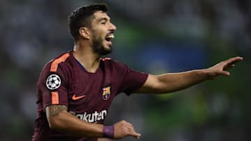 LISBON, PORTUGAL - SEPTEMBER 27: Luis Suarez of FC Barcelona in action during the UEFA Champions League group D match between Sporting CP and FC Barcelona at Estadio Jose Alvalade on September 27, 2017 in Lisbon, Portugal. (Photo by Octavio Passos/Getty Images)