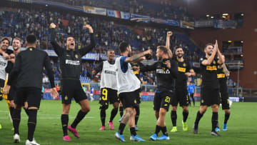 GENOA, ITALY - SEPTEMBER 28: Players of FC Internazionale celebrate at the end of the Serie A match between UC Sampdoria and FC Internazionale at Stadio Luigi Ferraris on September 28, 2019 in Genoa, Italy. (Photo by Claudio Villa - Inter/Inter via Getty Images)