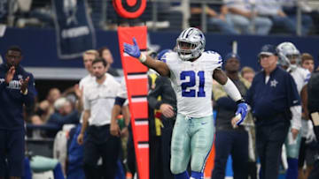 Nov 20, 2016; Arlington, TX, USA; Dallas Cowboys running back Ezekiel Elliott (21) motions first down after a run in the first quarter against the Baltimore Ravens at AT&T Stadium. Mandatory Credit: Matthew Emmons-USA TODAY Sports