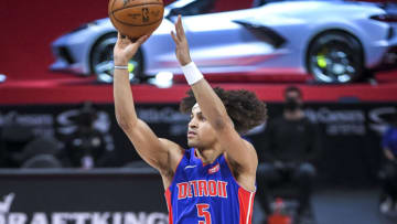 DETROIT, MICHIGAN - MAY 09: Frank Jackson #5 of the Detroit Pistons shoots the ball during the game against the Chicago Bulls at Little Caesars Arena on May 09, 2021 in Detroit, Michigan. NOTE TO USER: User expressly acknowledges and agrees that, by downloading and or using this photograph, User is consenting to the terms and conditions of the Getty Images License Agreement. (Photo by Nic Antaya/Getty Images)