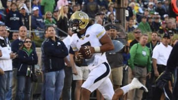 Sep 19, 2015; South Bend, IN, USA; Georgia Tech Yellow Jackets running back Patrick Skov (7) catches a touchdown pass against the Notre Dame Fighting Irish during the second half at Notre Dame Stadium. Notre Dame defeats Georgia Tech 30-22. Mandatory Credit: Mike DiNovo-USA TODAY Sports