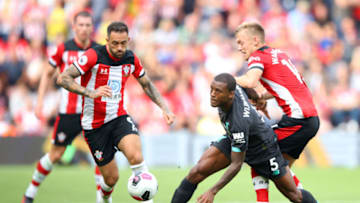 SOUTHAMPTON, ENGLAND - AUGUST 17: Georginio Wijnaldum of Liverpool competes for the ball with Danny Ings of Southampton and James Ward-Prowse of Southampton during the Premier League match between Southampton FC and Liverpool FC at St Mary's Stadium on August 17, 2019 in Southampton, United Kingdom. (Photo by Warren Little/Getty Images)