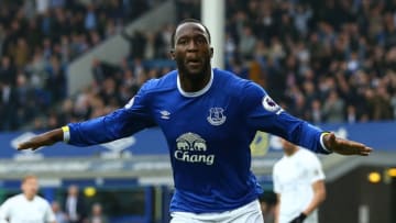 LIVERPOOL, ENGLAND - APRIL 09: Romelu Lukaku of Everton celebrates after scoring a goal to make it 4-2 during the Premier League match between Everton and Leicester City at Goodison Park on April 9, 2017 in Liverpool, England. (Photo by Robbie Jay Barratt - AMA/Getty Images)