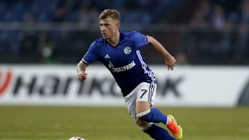 GELSENKIRCHEN, GERMANY - FEBRUARY 22: Max Meyer of Schalke runs with the ball during the UEFA Europa League Round of 32 second leg match between FC Schalke 04 and PAOK Saloniki at Veltins-Arena on February 22, 2017 in Gelsenkirchen, Germany. (Photo by Lars Baron/Bongarts/Getty Images)