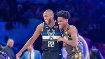 Milwaukee Bucks forward Khris Middleton (22) and OKC Thunder player Shai Gilgeous-Alexander (2): Kyle Terada-USA TODAY Sports