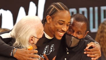 DeMar DeRozan, Gregg Popovich, Chicago Bulls (Photo by Ronald Cortes/Getty Images)