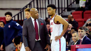 St. John's basketball head coach Mike Anderson talks with Nick Rutherford. (Photo by Steven Ryan/Getty Images)