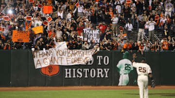 SAN FRANCISCO - SEPTEMBER 26: Barry Bonds #25 of the San Francisco Giants waves to the crowd in the top of the first inning against the San Diego Padres during a Major League Baseball game on September 26, 2007 at AT&T Park in San Francisco, California. (Photo by Jed Jacobsohn/Getty Images)