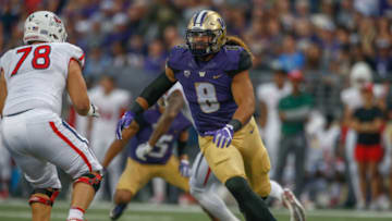 SEATTLE, WA - SEPTEMBER 16: Linebacker Benning Potoa"u2019e #8 of the Washington Huskies defends against the Fresno State Bulldogs at Husky Stadium on September 16, 2017 in Seattle, Washington. (Photo by Otto Greule Jr/Getty Images)