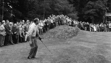 9th October 1964: Arnold Palmer watches his approach shot to the green at the 18th hole, during the Piccadilly World Match Play Golf Tournament at Wentworth. (Photo by J. Wilds/Keystone/Getty Images)
