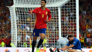 MADRID, SPAIN - SEPTEMBER 02: Alvaro Morata of Spain celebrates after scoring his team's third goal during the FIFA 2018 World Cup Qualifier between Spain and Italy at Estadio Santiago Bernabeu on September 2, 2017 in Madrid, Spain. (Photo by David Ramos/Getty Images)