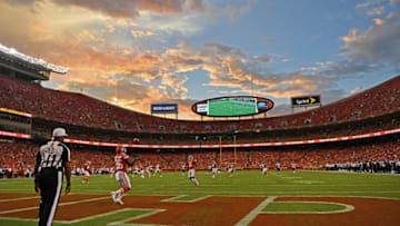 KANSAS CITY, MO - AUGUST 09: Houston Texans kick off coverage (Photo by Peter Aiken/Getty Images)
