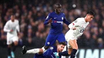 LONDON, ENGLAND - DECEMBER 10: Luiz Araujo of Lille and Jorginho of Chelsea during the UEFA Champions League group H match between Chelsea FC and Lille OSC at Stamford Bridge on December 10, 2019 in London, United Kingdom. (Photo by Julian Finney/Getty Images)